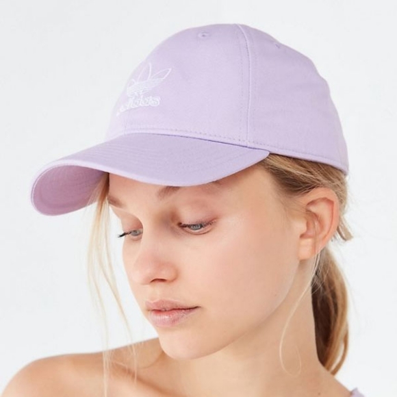 🧢Adidas Originals Relaxed Outline Strapback Hat🧢